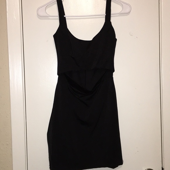 Black Fitted dress - Picture 2 of 4